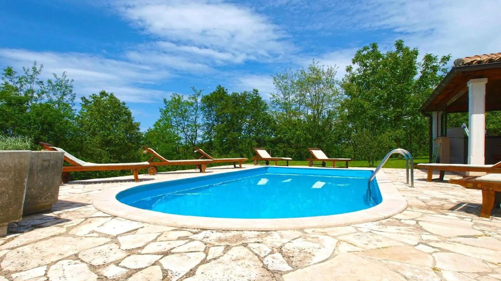 Ferienhaus Mit Privatpool Fuer 12 Personen Ca 120 Qm In Jakovici, Istrien Binnenland Von Istrien Tinjan