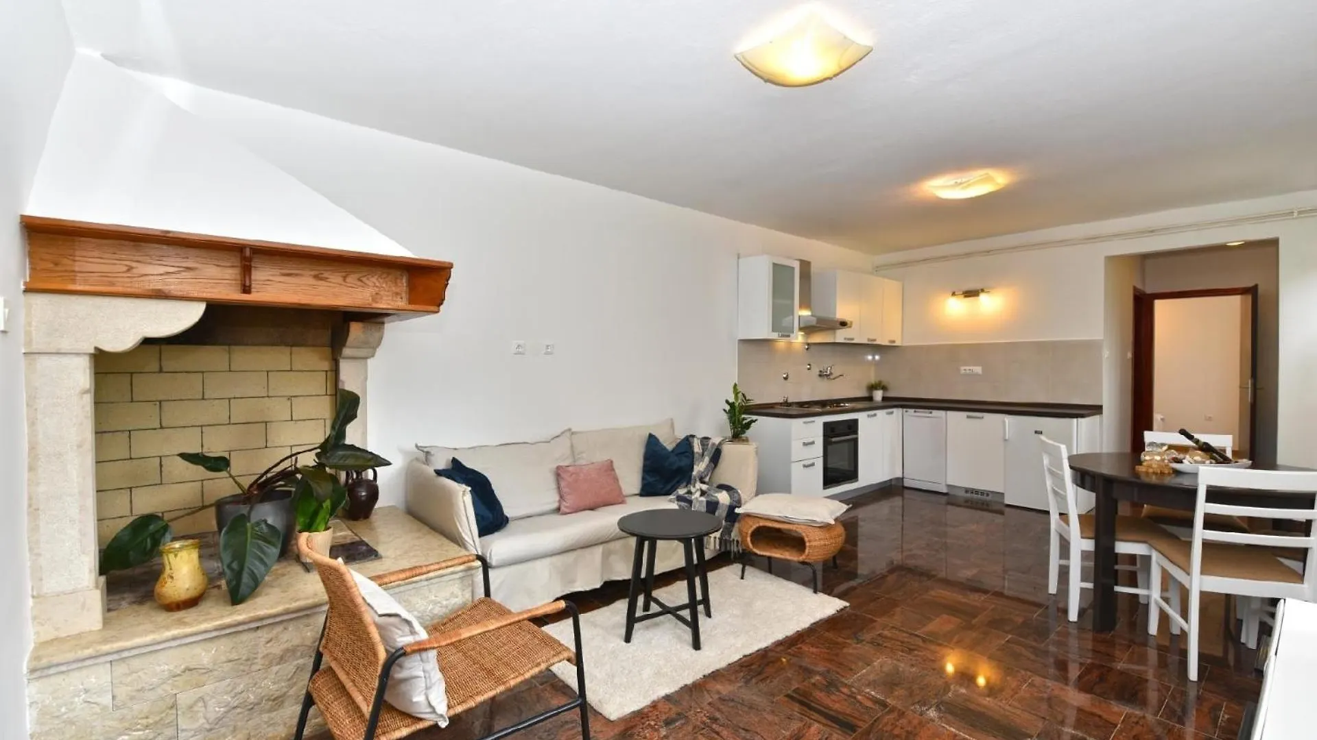 Ferienhaus Mit Privatpool Fuer 12 Personen Ca 120 Qm In Jakovici, Istrien Binnenland Von Istrien Tinjan 0*,  Chorwacja