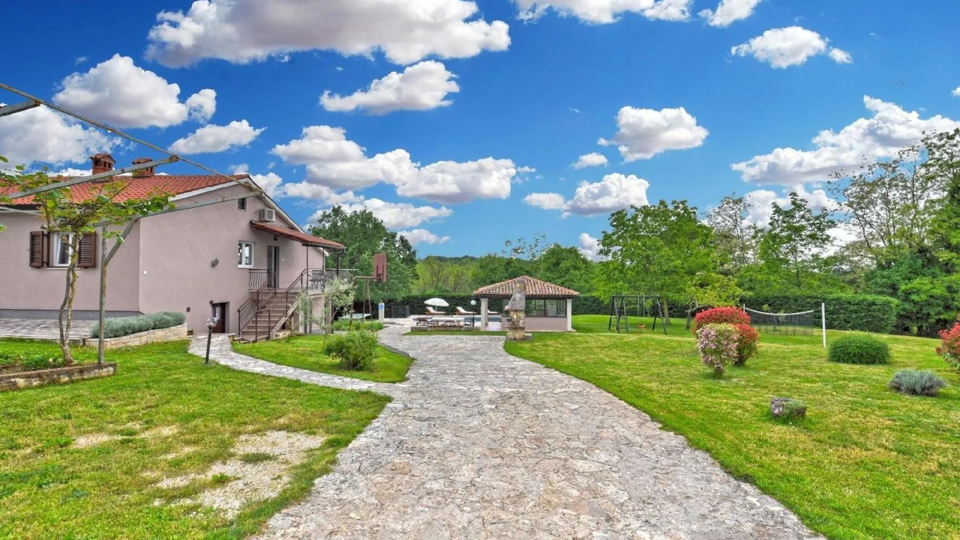 Ferienhaus Mit Privatpool Fuer 12 Personen Ca 120 Qm In Jakovici, Istrien Binnenland Von Istrien Tinjan 0*,
